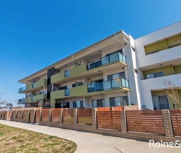 Spacious Open Plan Living - Photo 2