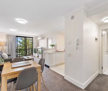 Stylish 1 bedroom Apartment in Neptune Resort Broadbeach - Photo 1