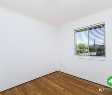 2/22 Mowatt Street, Queanbeyan - Photo 3