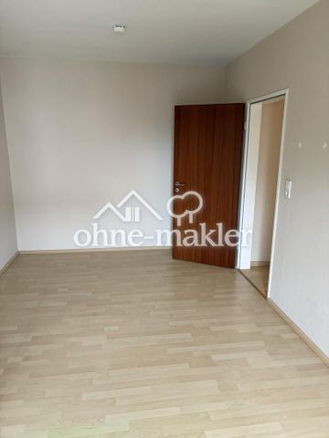 Schöne gepflegte helle Wohnung im 3 Obergeschoss - Photo 2