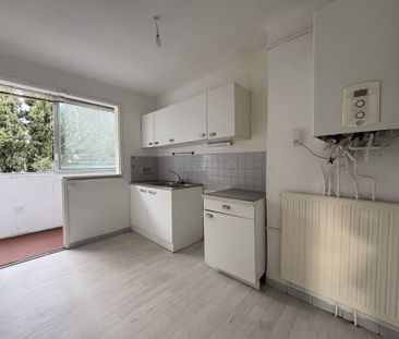 Location Appartement 2 pièces 44m² LA CIOTAT 13600 - Photo 4