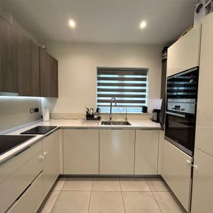 Meadowsweet Lane, Warfield Meadowsweet Lane, Warfield - Photo 3