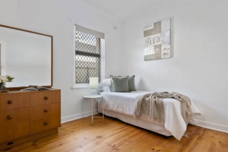 Spacious Family Home with Flexible Living Options - Apply Via Tenant Options - Photo 2