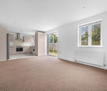 3 bedroom detached house to rent - Photo 2