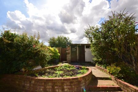 3 bedroom terraced house to rent - Photo 4