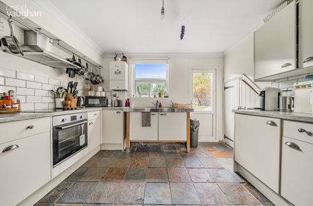 4 bedroom terraced house to rent - Photo 3