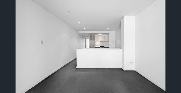 One Bedroom Apartment In Great Location! - Photo 1