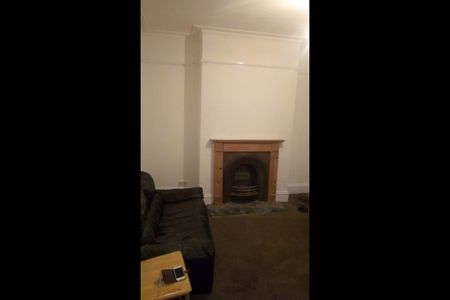 4 Bed Terraced House, Macaulay Road, E6 - Photo 2