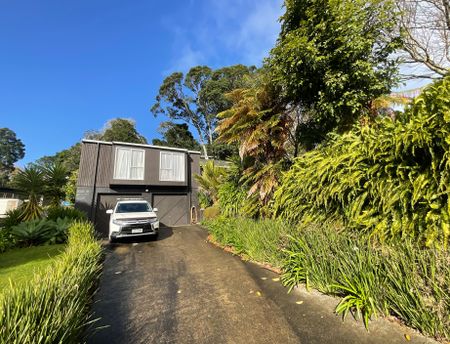 TIDY AND INVITING THREE BEDROOM HOME - Photo 4