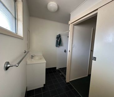 Furnished 2 bedroom unit Neat and tidy and so handy to town. - Photo 4