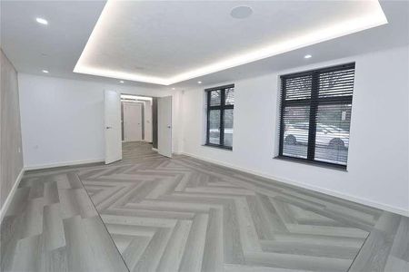 Sheerwater Avenue, Woodham, Addlestone, Surrey, KT15 - Photo 3