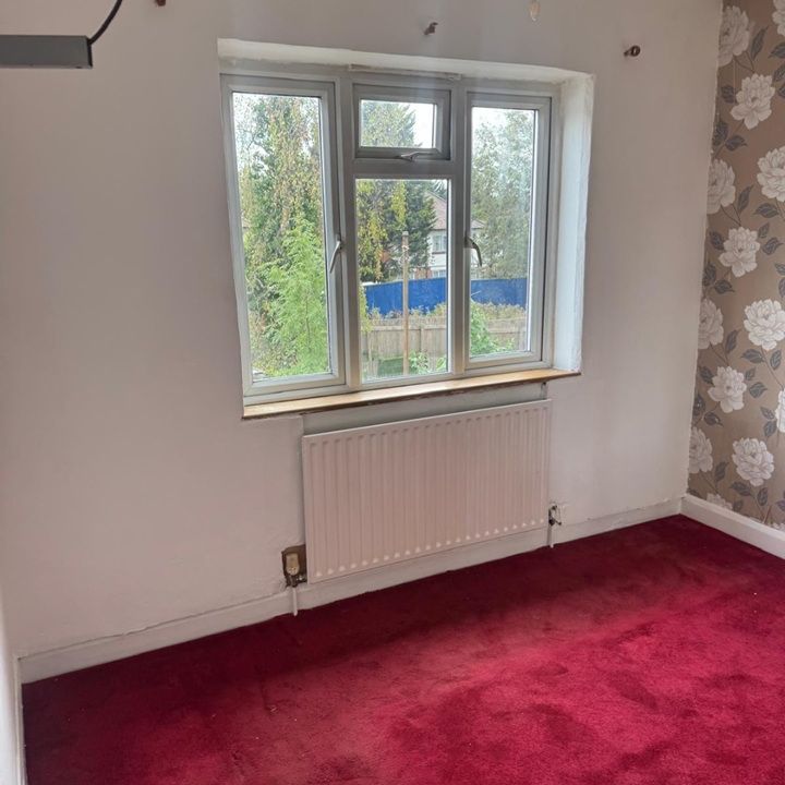 2 Bed Flat, Alexandra Close, HA2 - Photo 1