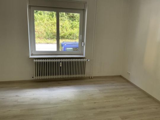Gut aufgeteilte 4-Zimmer-Wohnung im 1. Obergeschoß in Lüdenscheid-Brügge! - Foto 1