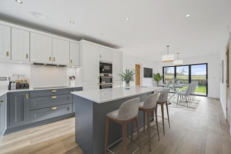 4 bedroom detached house to rent - Photo 3