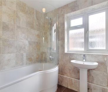 3 bedroom detached house to rent - Photo 2