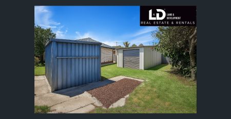 Modern Family Living in a Prime Location - Photo 3