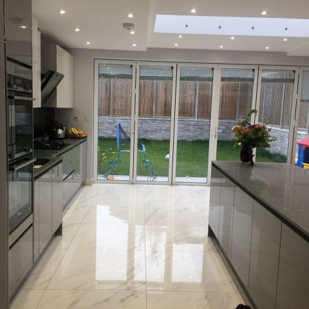 2 Bed Flat, Gladstone Park Gardens, NW2 - Photo 4