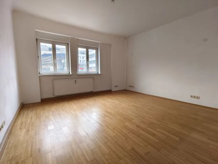 Geräumige Wohnung direkt am Europaplatz mit 1 Schlafzimmer! - Foto 4