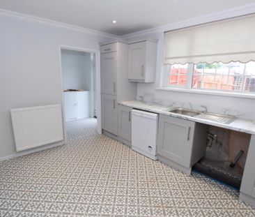 8 Gortmore Park, Lisburn, BT28 2BW - Photo 2