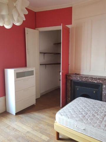 Location Appartement 8 pièces 183m² LYON 7ème - Photo 3