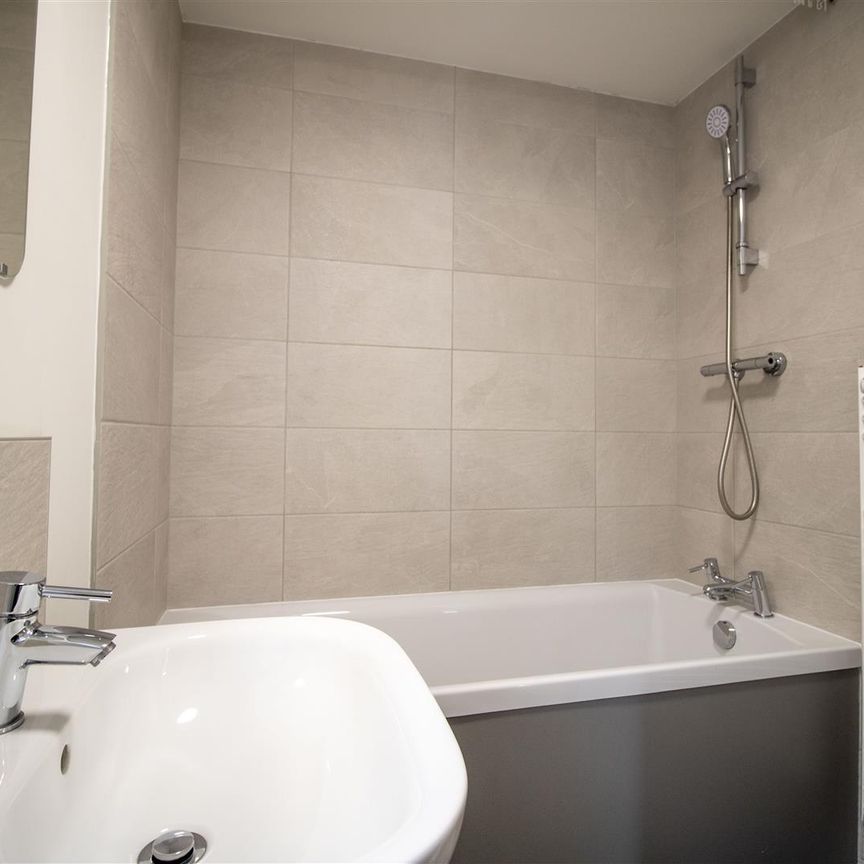 Elmgrove Road East, Hardwicke - Photo 1