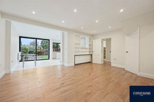 4 bedroom semi-detached house to rent - Photo 1