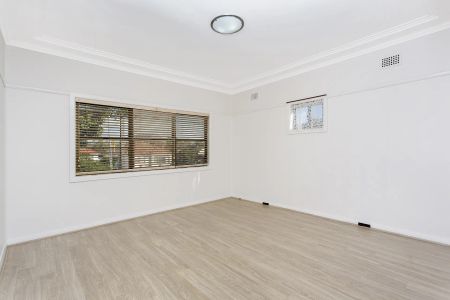 Neat 3 Bedroom House in Riverwood - Photo 2