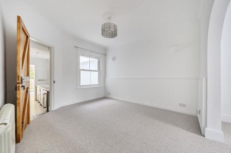 3 bedroom terraced house to rent - Photo 2