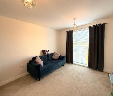 4 bedroom detached house to rent - Photo 1