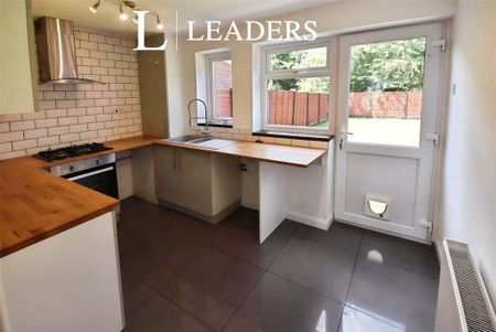 2 bedroom semi-detached house to rent - Photo 5