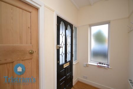 4 bed Shared House for Rent - Photo 2