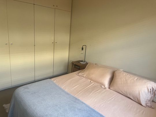 Elizabeth Bay - Photo 1