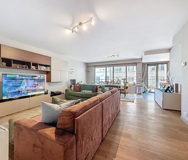 Appartement te huur in Ixelles - Photo 2