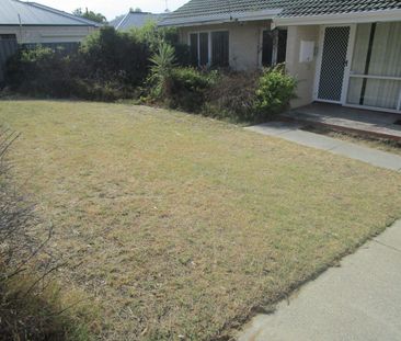 3 x 1 house with carport, - Photo 4