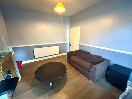 2 Bed Maisonette, Albert Road, E10 - Photo 1