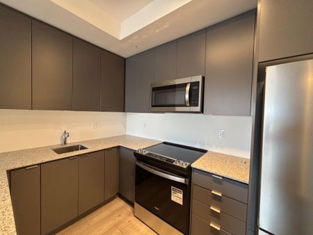 For Lease - #5-20 Lytham Green Circle, Newmarket, Ontario - Photo 3