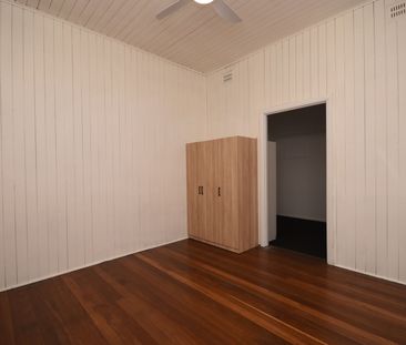 Large 4-Bedroom Home - Photo 3