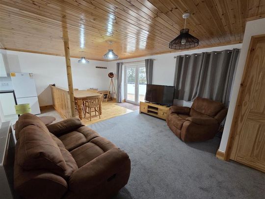 2 bedroom detached bungalow to rent - Photo 1