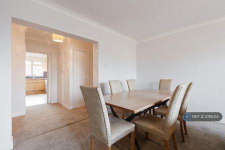 2 bedroom flat to rent - Photo 4