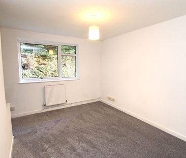 2 bedroom maisonette to rent - Photo 2