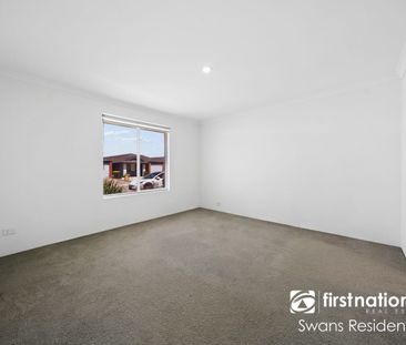 Beautiful Corner-Block Home in Ellenbrook - Available Now! - Photo 6