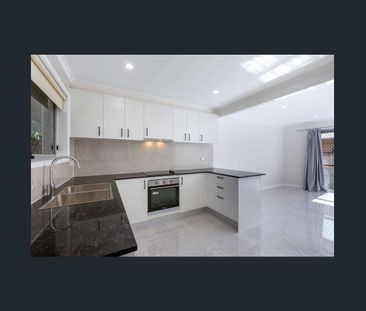 Fully Renovated Ground Floor Apartment in Boutique Block – Prime So... - Photo 6