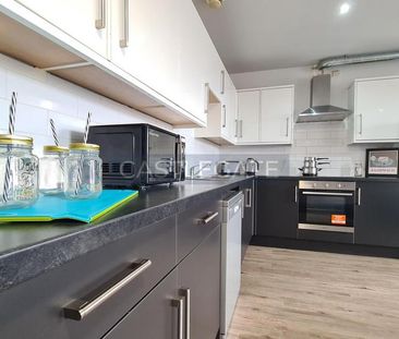 7 bedroom flat share to rent - Photo 4