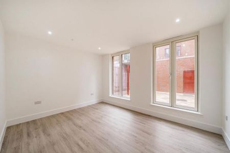 2 bedroom flat to rent - Photo 2