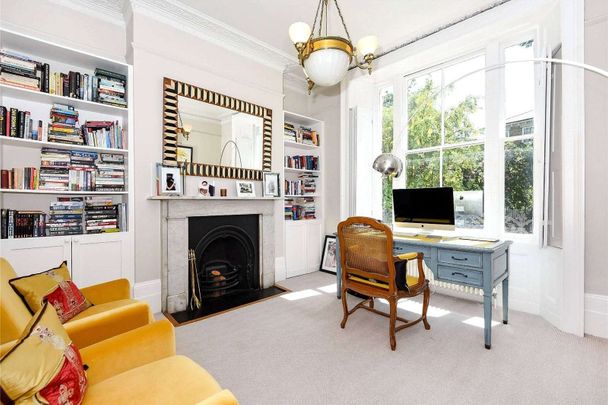 Elegant Grade II Listed residence set in the heart of Windsor. - Photo 1