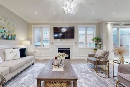 Detached Home For Lease | W9031533 - Photo 5