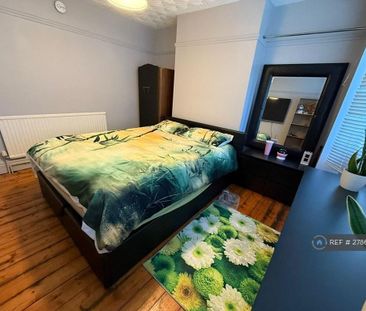 4 bedroom semi-detached house to rent - Photo 4