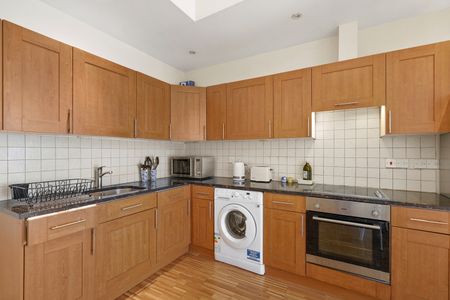 2 Bed Flat, Wendell Road, W12 - Photo 5
