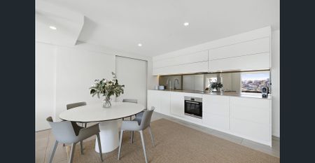 LUX FURNISHED BEACH PAD WITH WORLD CLASS VIEWS OF BRONTE BEACH - Photo 4