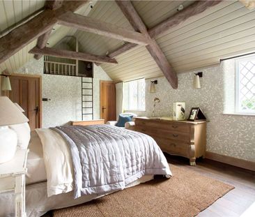 A stunning country retreat situated in the heart of the popular vil... - Photo 6